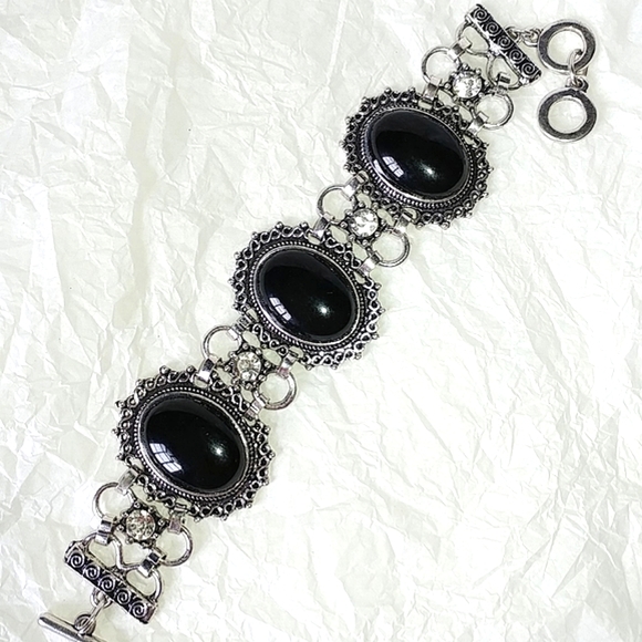 FAUX BLACK ONYX ORNATE OVAL LINK STATEMENT BRACELET - Picture 1 of 6